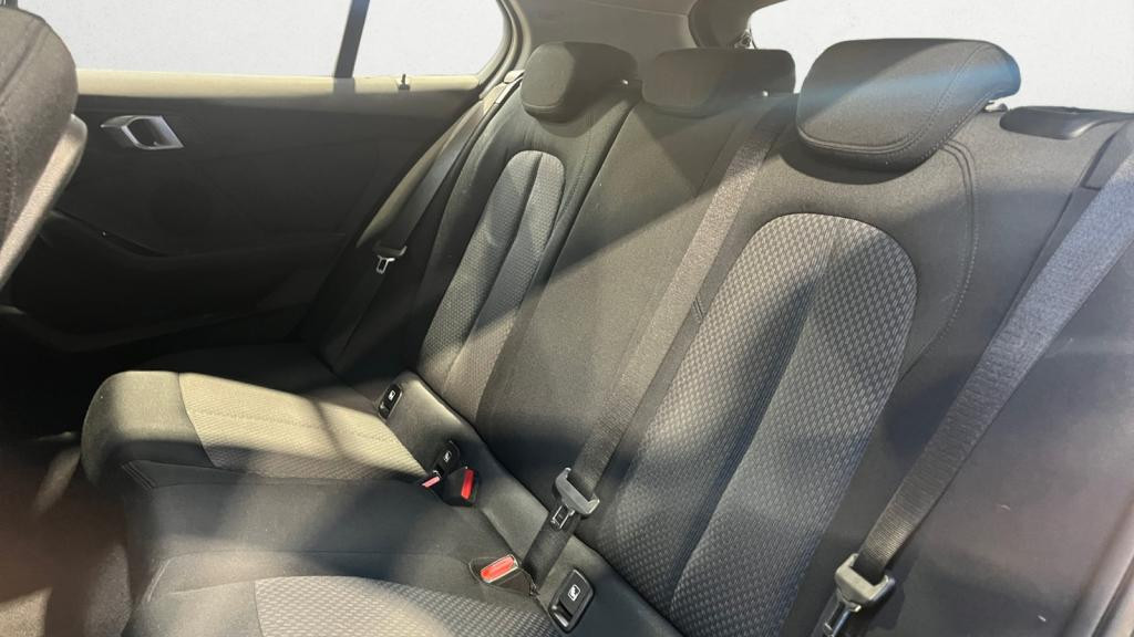 BMW SERIE 1 116d - DKG  BERLINE F40 Business Design 