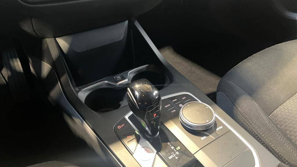 BMW SERIE 1 116d - DKG  BERLINE F40 Business Design 