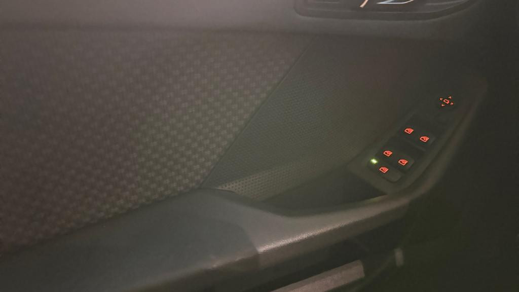 BMW SERIE 1 118i - DKG  BERLINE F40 Business Design 