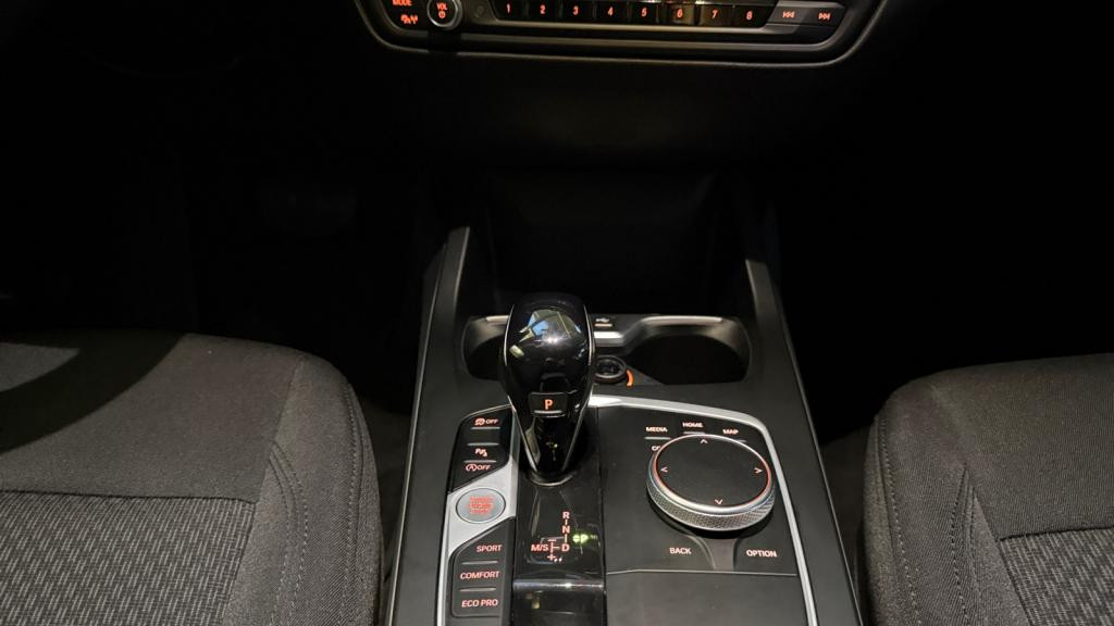 BMW SERIE 1 118i - DKG  BERLINE F40 Business Design 