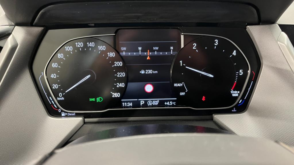 BMW SERIE 1 116d - DKG  BERLINE F40 Business Design 