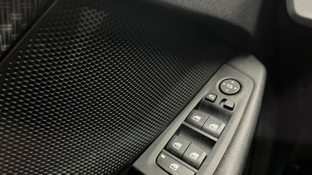 BMW SERIE 1 116d - DKG  BERLINE F40 Business Design 