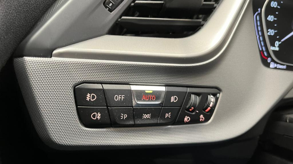 BMW SERIE 1 116d - BV DKG  Business Design