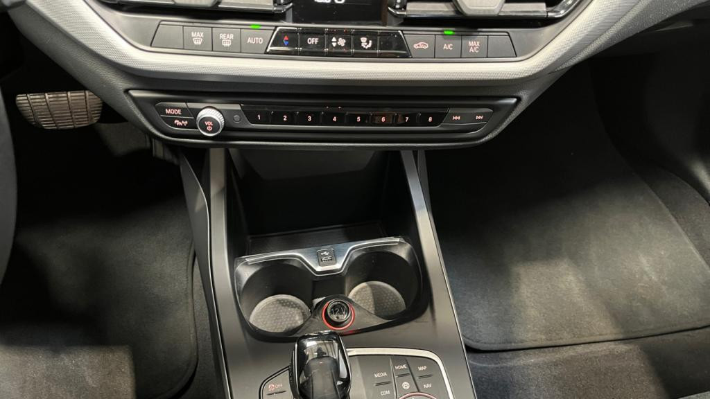 BMW SERIE 1 116d - BV DKG  Business Design