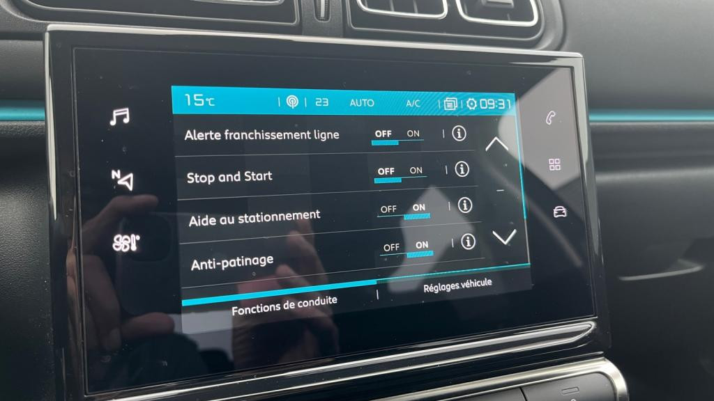 Nouvelle CITROEN C3  1.2 PureTech 12V - 83 S&S  BERLINE Shine PHASE 2