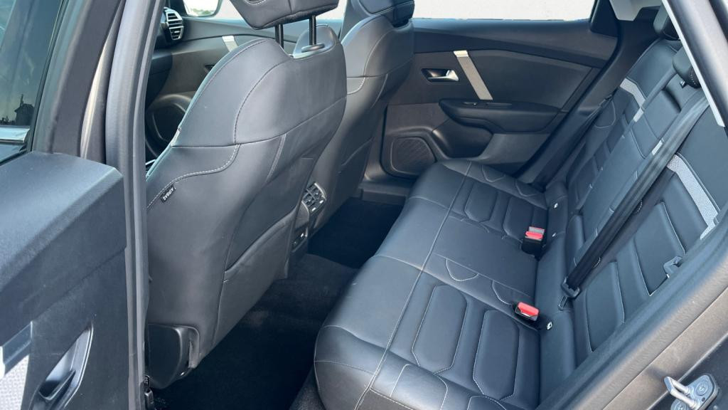 Nouvelle CITROEN C4  1.5 BlueHDi 16V - 130 S&S - EAT8 BERLINE Shine