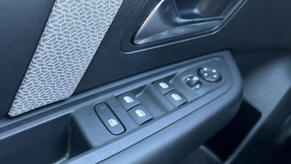 Nouvelle CITROEN C4  1.5 BlueHDi 16V - 130 S&S - EAT8 BERLINE Shine