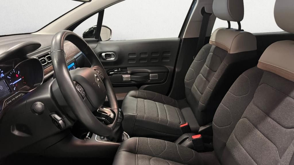 Nouvelle CITROEN C3  1.2 PureTech 12V - 83 S&S  BERLINE Shine PHASE 2