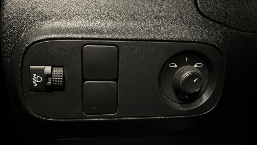 Nouvelle CITROEN C3  1.2 PureTech 12V - 83 S&S  BERLINE Shine PHASE 2