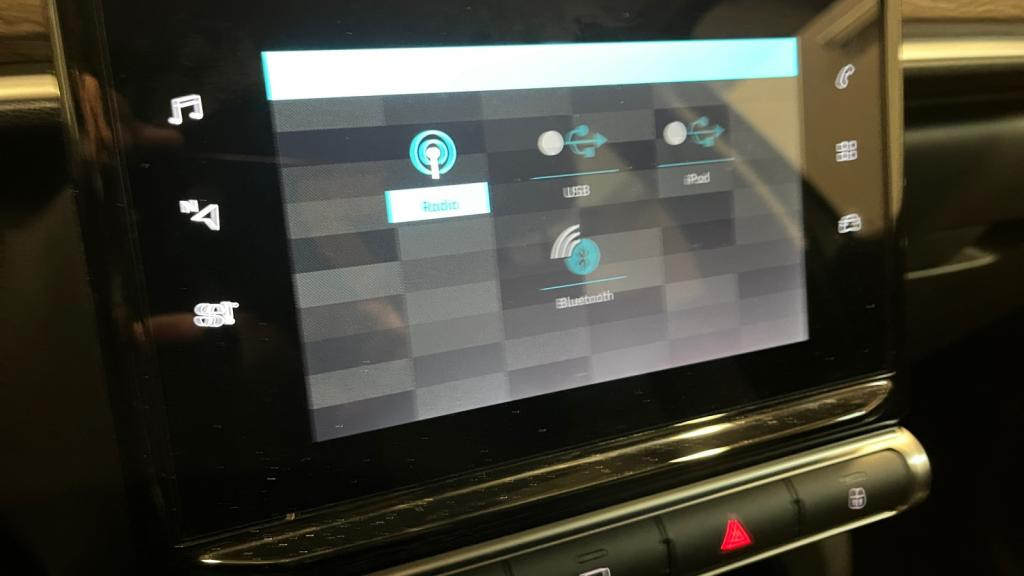 Nouvelle CITROEN C3  1.2 PureTech 12V - 83 S&S  BERLINE Shine PHASE 2