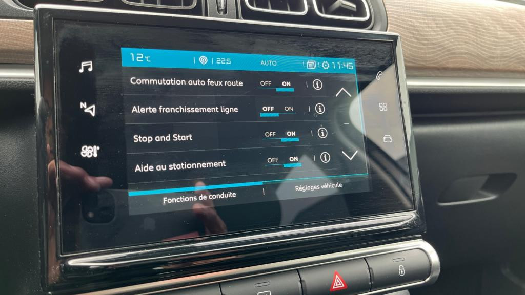 Nouvelle CITROEN C3  1.2 PureTech 12V - 83 S&S BERLINE Shine PHASE 2