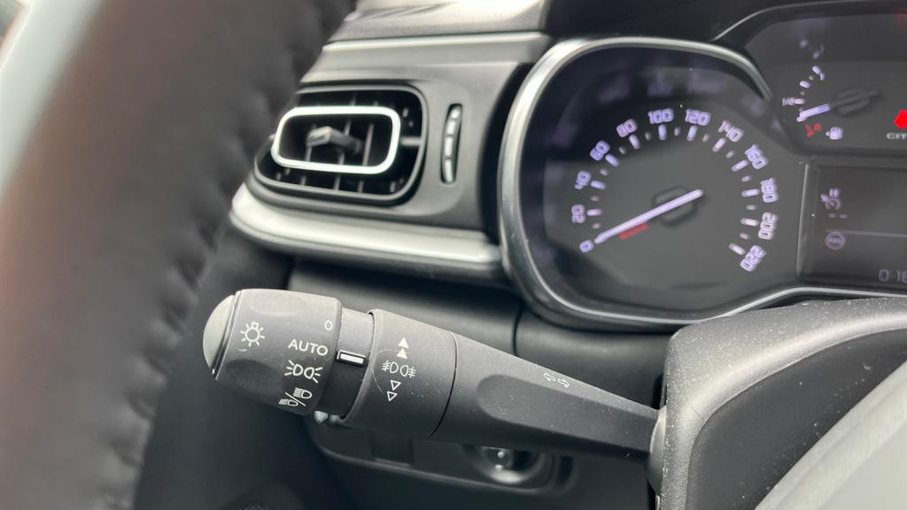 Nouvelle CITROEN C3  1.2 PureTech 12V - 83 S&S BERLINE Shine PHASE 2