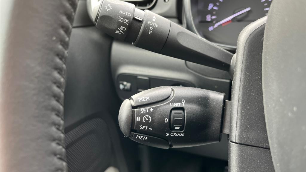 Nouvelle CITROEN C3  1.2 PureTech 12V - 83 S&S BERLINE Shine PHASE 2