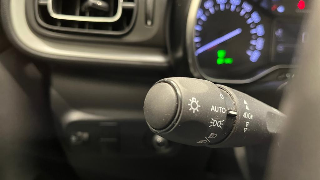 Nouvelle CITROEN C3  1.2 PureTech 12V - 83 S&S BERLINE Shine PHASE 2