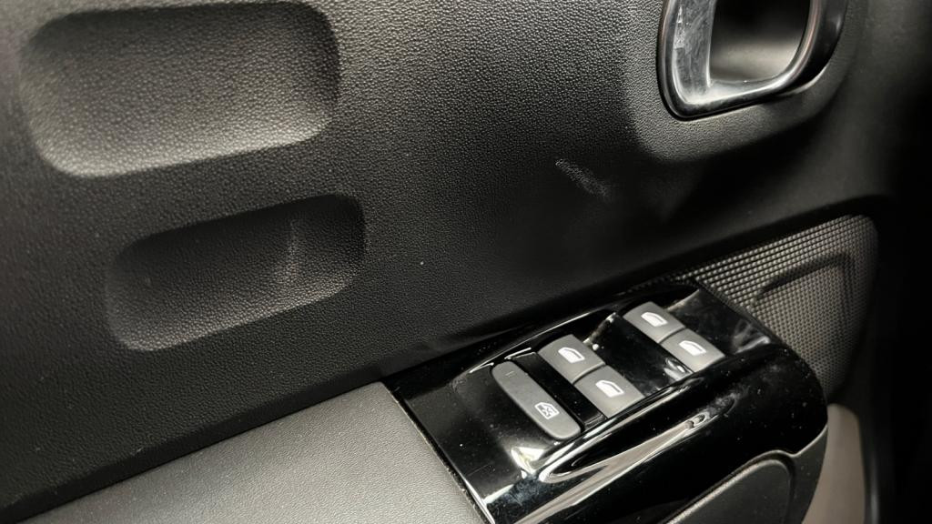 Nouvelle CITROEN C3  1.2 PureTech 12V - 83 S&S BERLINE Shine PHASE 2