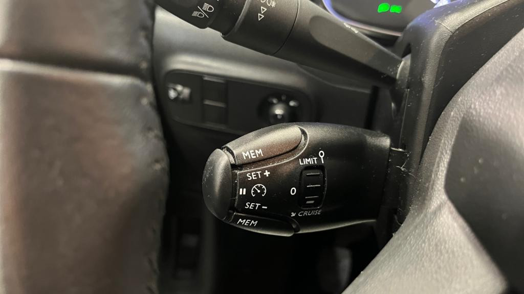 Nouvelle CITROEN C3  1.2 PureTech 12V - 83 S&S BERLINE Shine PHASE 2