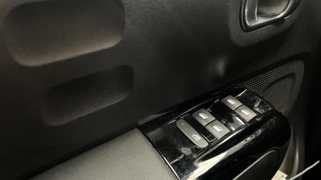 Nouvelle CITROEN C3  1.2 PureTech 12V - 83 S&S BERLINE Shine PHASE 2