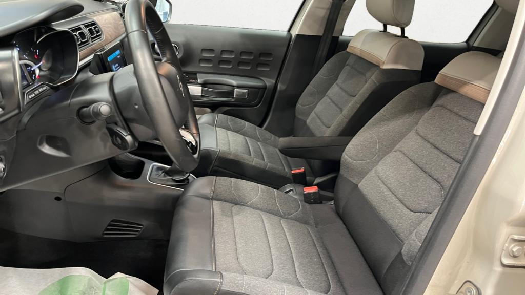 Nouvelle CITROEN C3  1.2 PureTech 12V - 110 S&S  BERLINE Shine PHASE 2