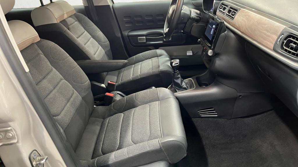 Nouvelle CITROEN C3  1.2 PureTech 12V - 110 S&S  BERLINE Shine PHASE 2