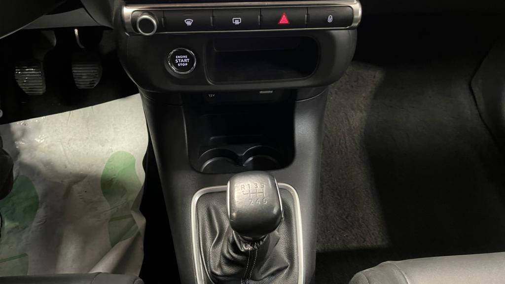 Nouvelle CITROEN C3  1.2 PureTech 12V - 110 S&S  BERLINE Shine PHASE 2