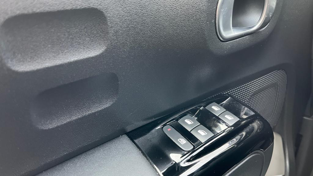 Nouvelle CITROEN C3  1.2 PureTech 12V - 83 S&S BERLINE Shine PHASE 2