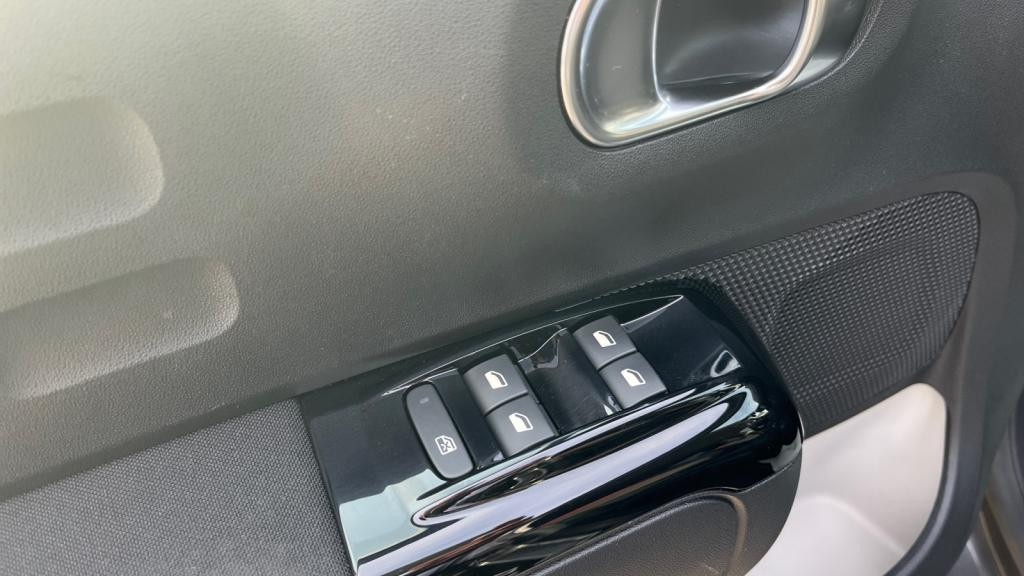 CITROEN C3 PureTech 82 Shine - Caméra - Capsule RED