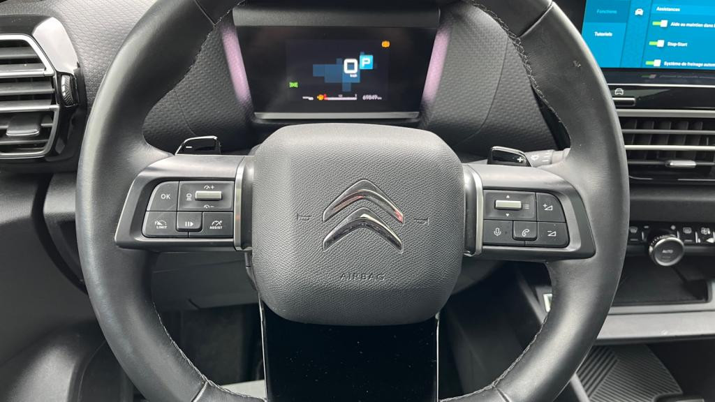 Nouvelle CITROEN C4 BlueHDi 130 EAT8 Max - Pack Lounge - Ambiance Hype Black - Attelage