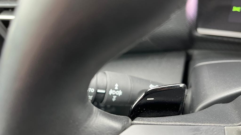 Nouvelle CITROEN C4 BlueHDi 130 EAT8 Max - Pack Lounge - Ambiance Hype Black - Attelage