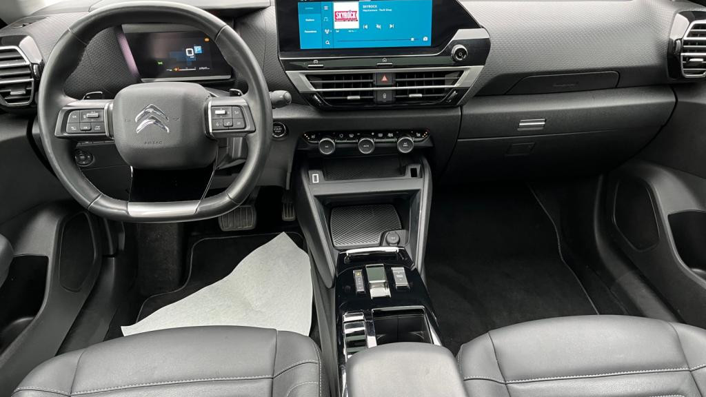 Nouvelle CITROEN C4 BlueHDi 130 EAT8 Max - Pack Lounge - Ambiance Hype Black - Attelage