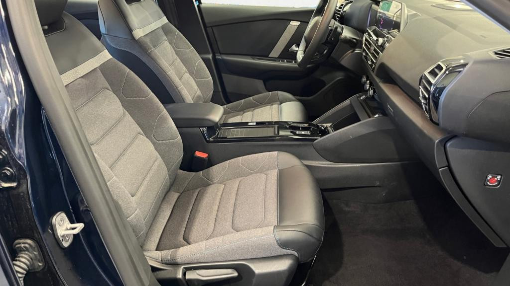 Nouvelle CITROEN C4  1.5 BlueHDi 16V - 130 S&S - EAT8  BERLINE Plus