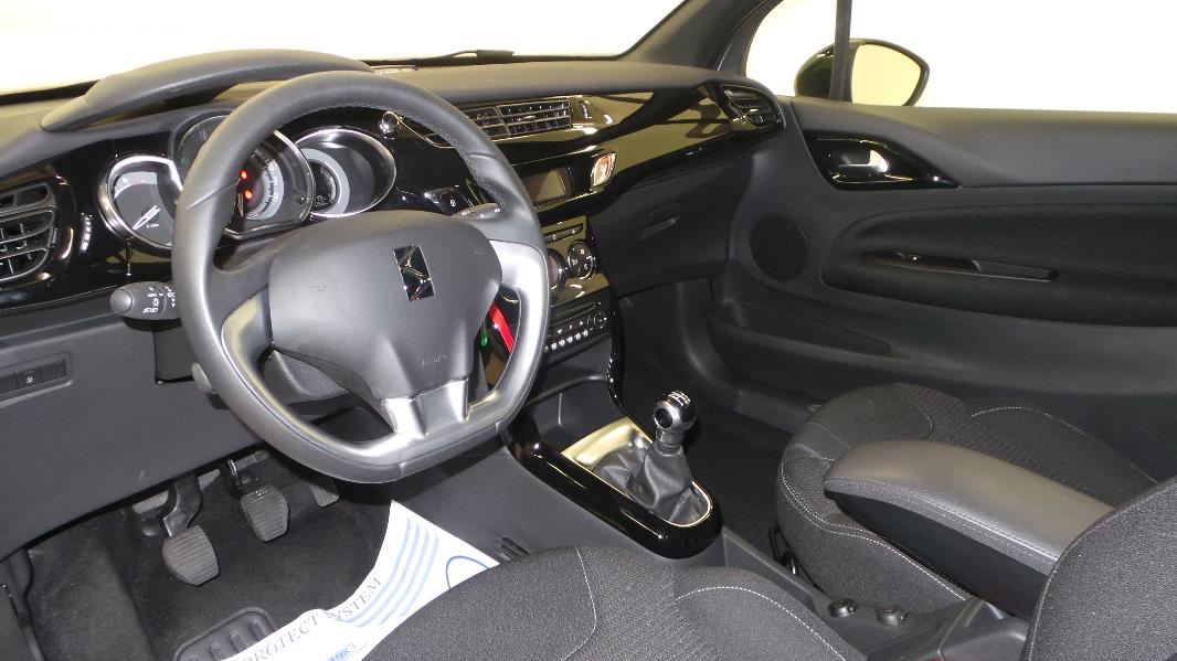 CITROEN DS 3 PURETECH 82CH SO CHIC