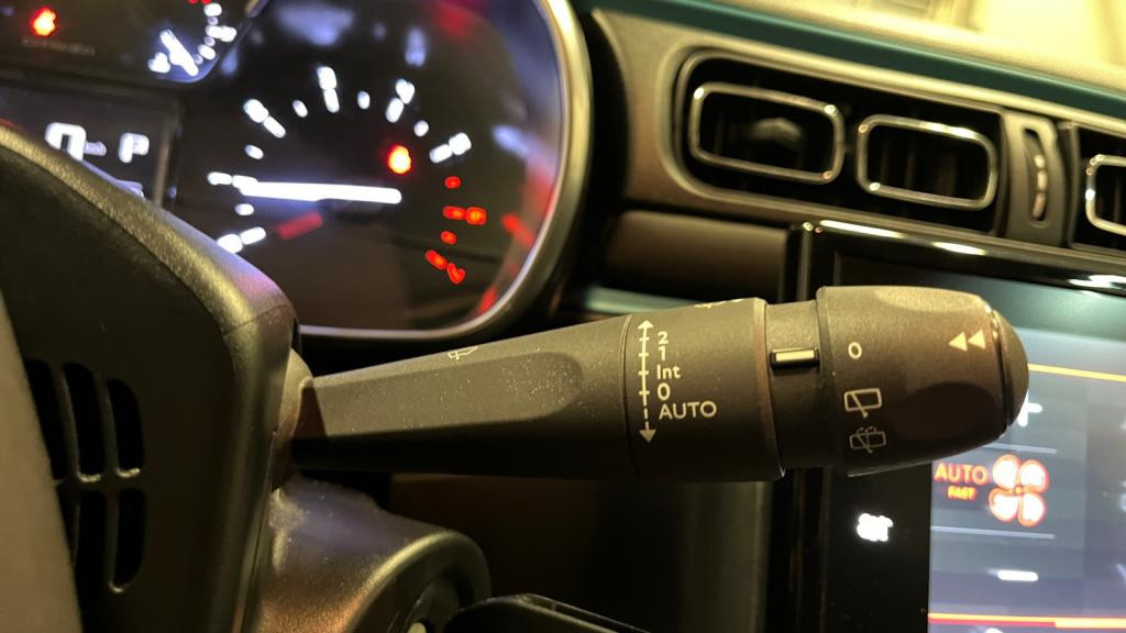 Nouvelle CITROEN C3  1.2 PureTech 12V - 110 S&S - EAT6  BERLINE Shine PHASE 2