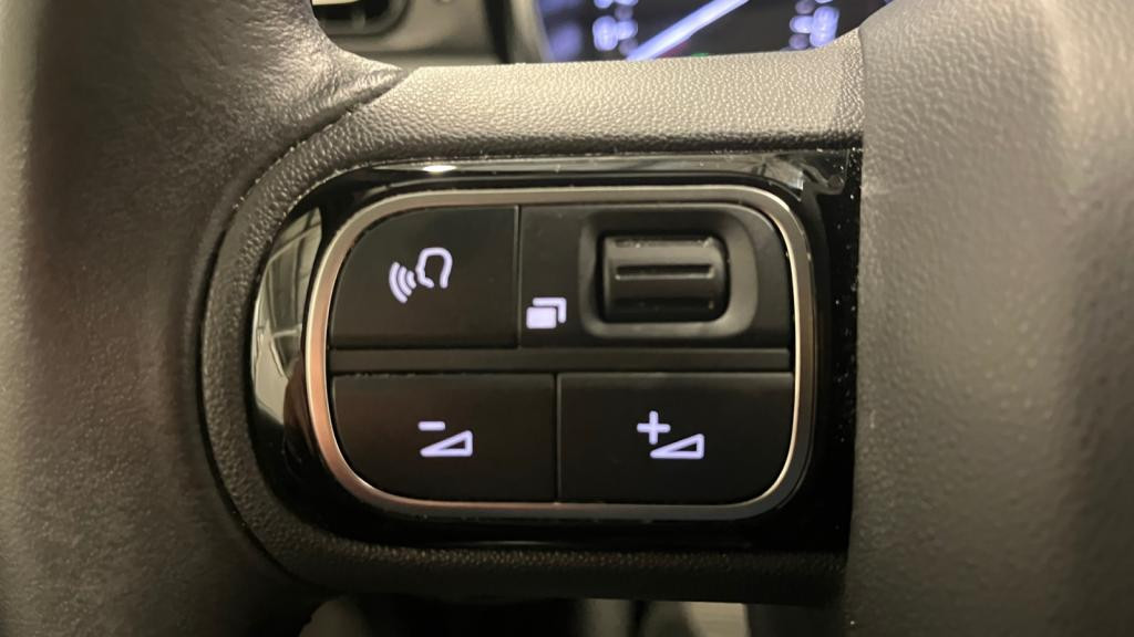 Nouvelle CITROEN C3  1.2 PureTech 12V - 83 S&S   BERLINE Shine PHASE 2