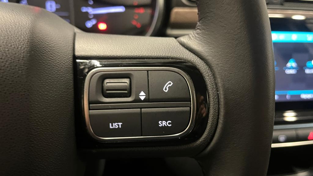 Nouvelle CITROEN C3  1.2 PureTech 12V - 83 S&S   BERLINE Shine PHASE 2