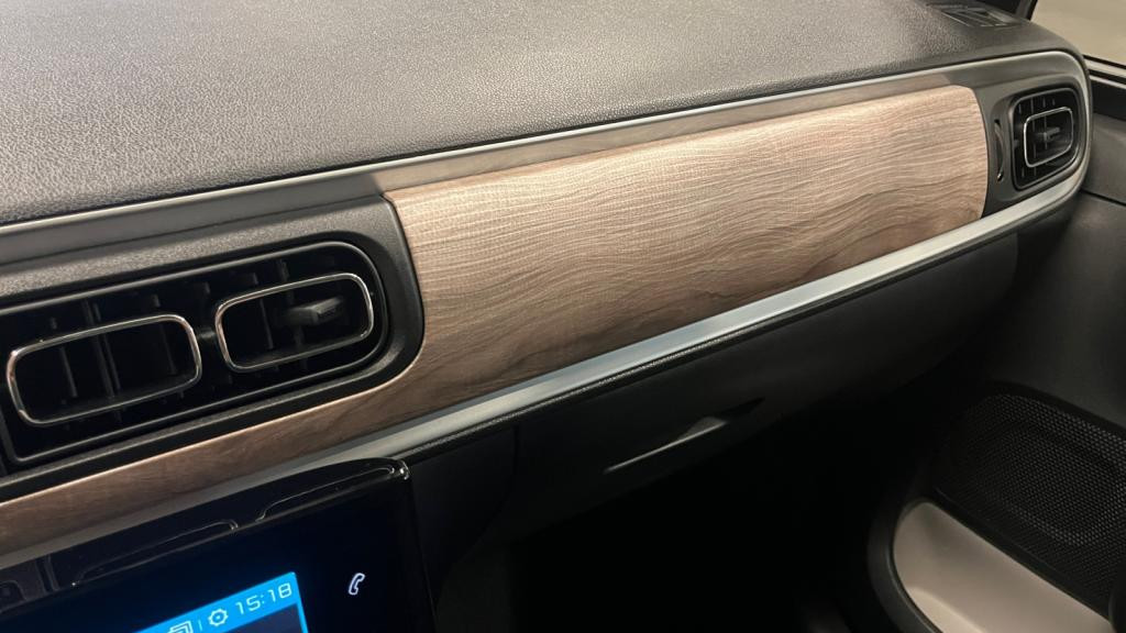 Nouvelle CITROEN C3  1.2 PureTech 12V - 83 S&S   BERLINE Shine PHASE 2