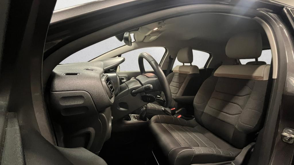 Nouvelle CITROEN C3  1.2 PureTech 12V - 83 S&S   BERLINE Shine PHASE 2