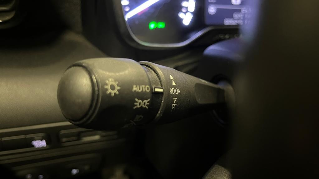 CITROEN C3 AIRCROSS PureTech 110 Shine - Navigation 9\'\' - Ambiance Métropolitan - Affichage Tête 