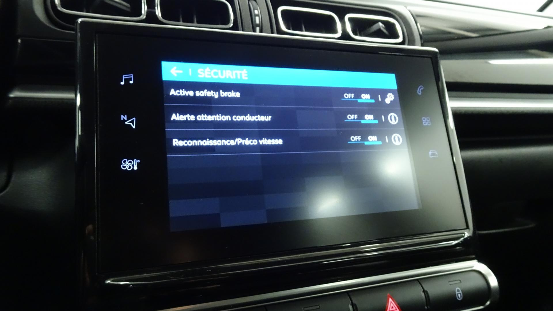 CITROEN C3 BlueHDi 100 Shine - Toit Panoramique - Caméra - Angles Morts