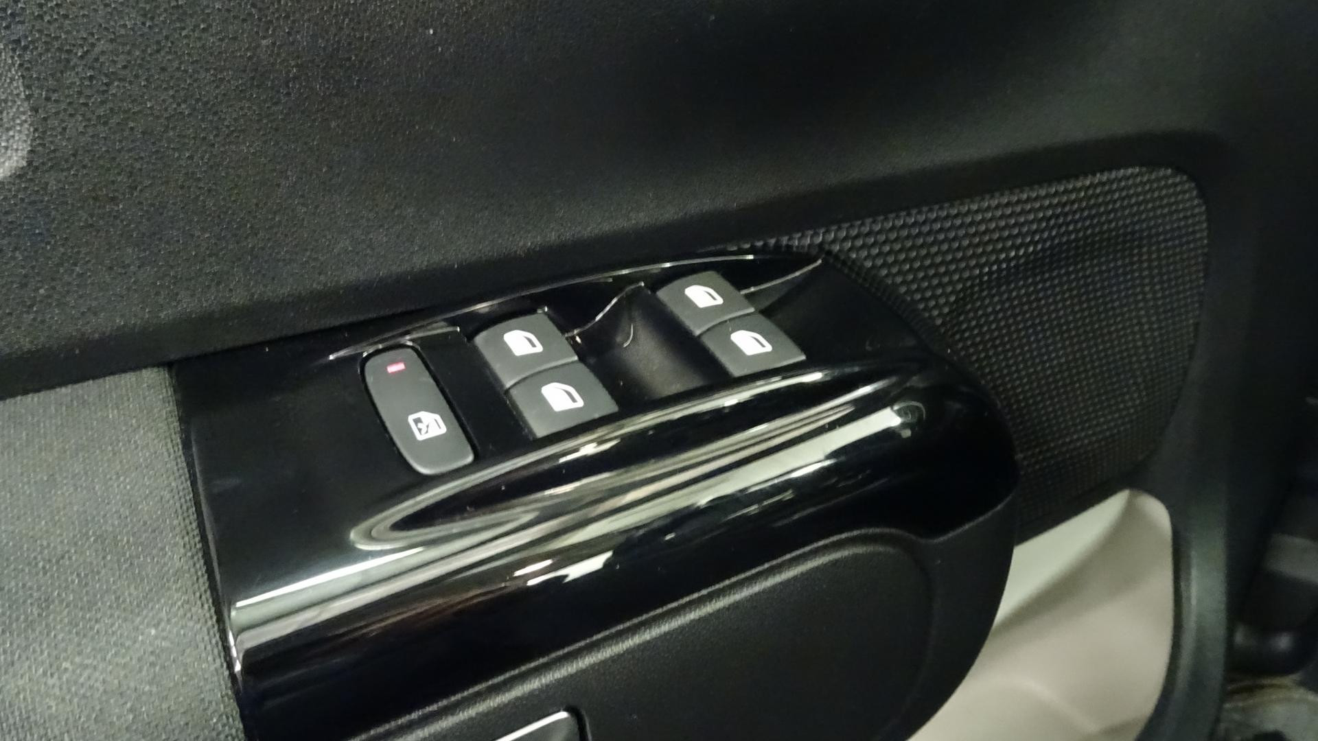 CITROEN C3 BlueHDi 100 Shine - Toit Panoramique - Caméra - Angles Morts