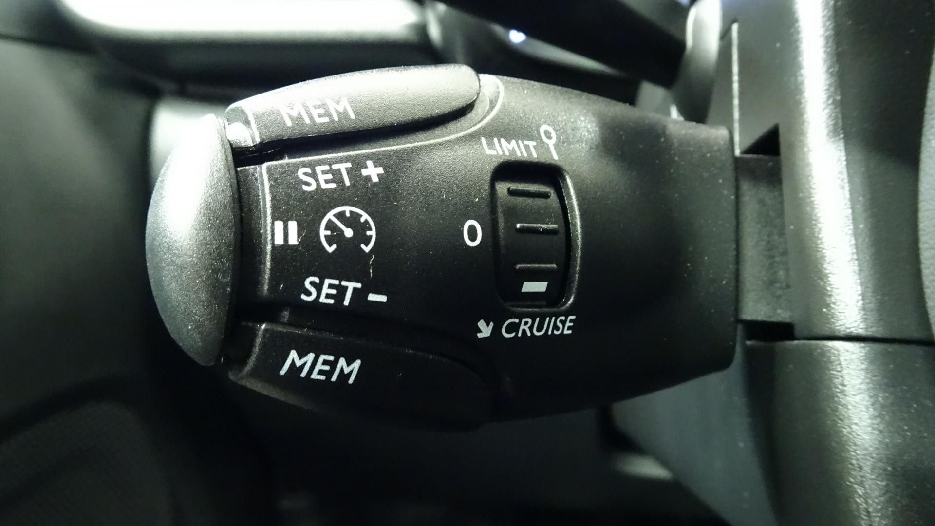 CITROEN C3 BlueHDi 100 Shine - Toit Panoramique - Caméra - Angles Morts