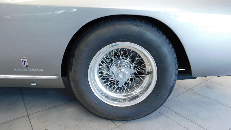 FERRARI 330GT 330 GT 2+2 4.0 V12 300 CV 