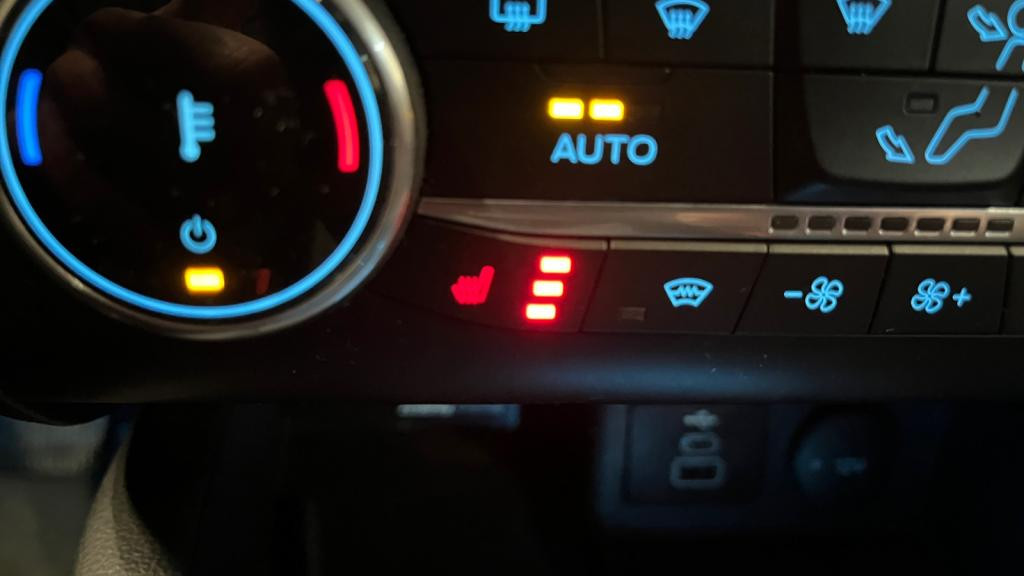 Nouvelle FORD KUGA Duratec 225 e-CVT PHEV ST-Line - Hayon Mains Libres - Pack Hiver