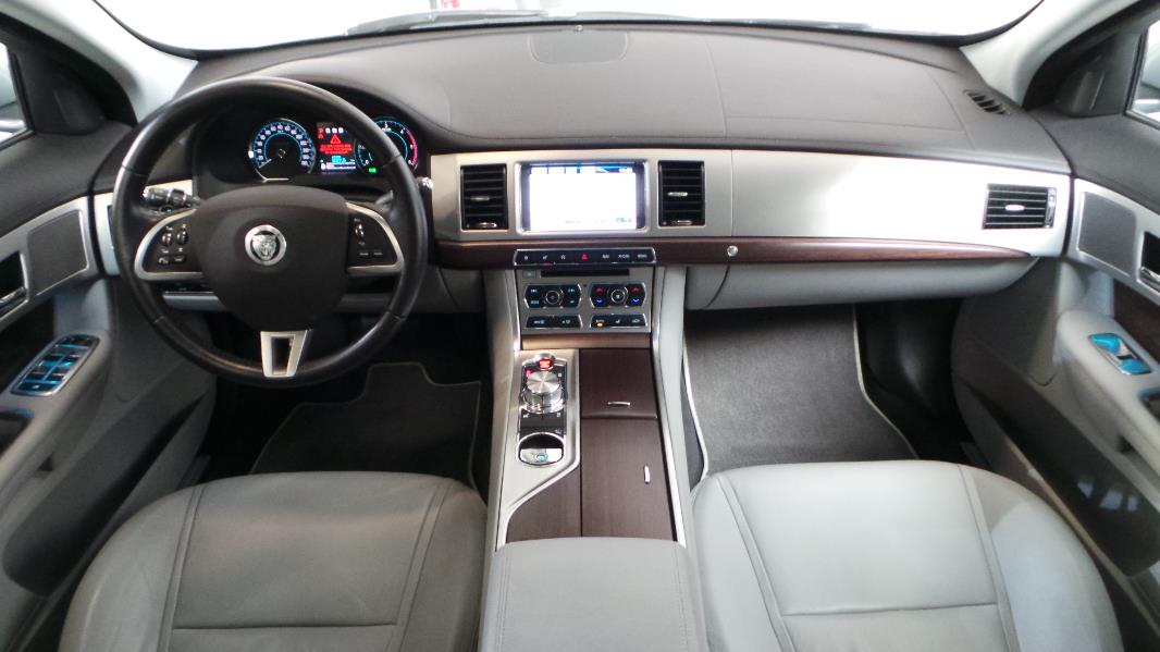 JAGUAR XF 2.2 D 200CH LUXE PREMIUM