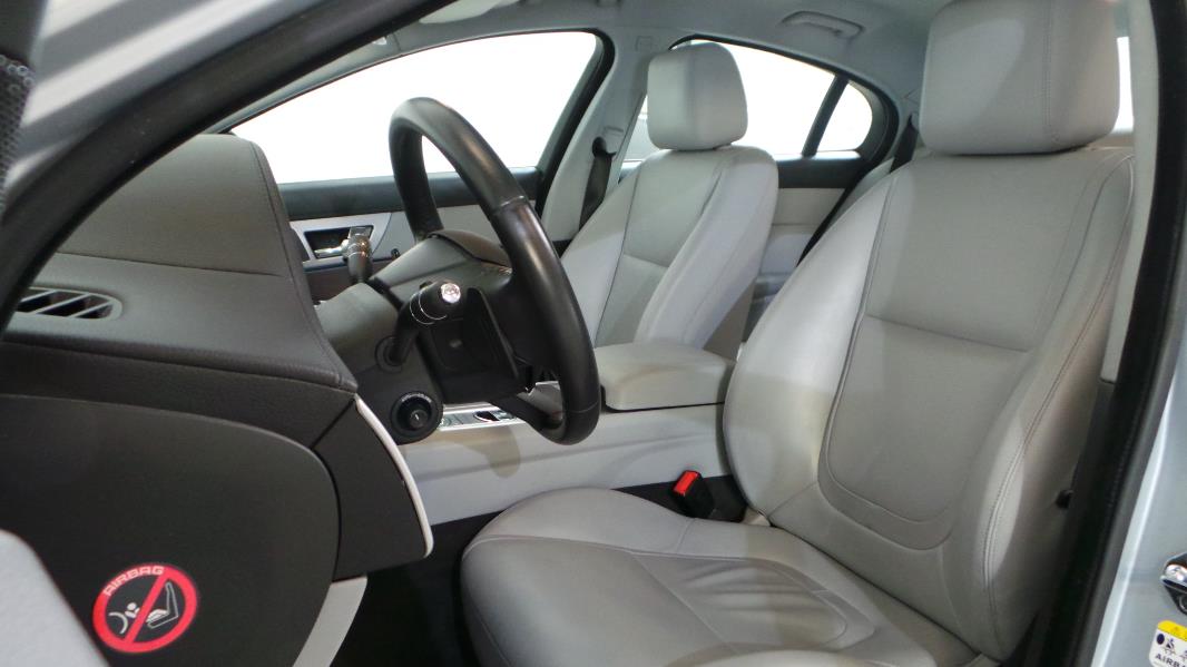 JAGUAR XF 2.2 D 200CH LUXE PREMIUM