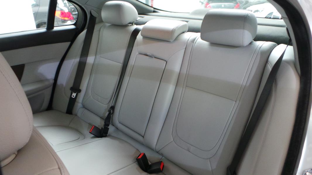 JAGUAR XF 2.2 D 200CH LUXE PREMIUM