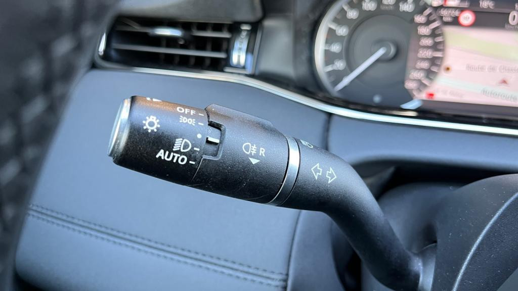 Nouvelle LAND ROVER RANGE ROVER EVOQUE 1.5 P300e - BVA  SE