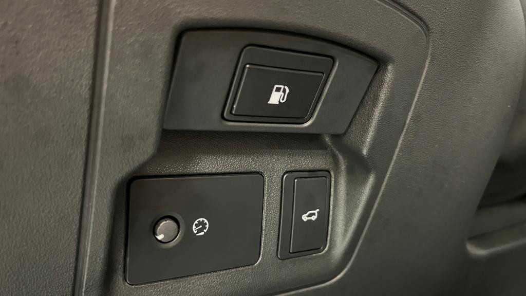 Nouvelle LAND ROVER RANGE ROVER VELAR 2.0 P400e - BVA  R-Dynamic SE PHASE 2