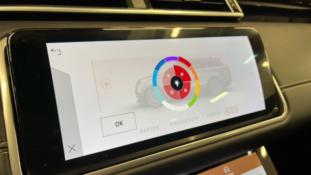 Nouvelle LAND ROVER RANGE ROVER VELAR 2.0 P400e - BVA  R-Dynamic SE PHASE 2