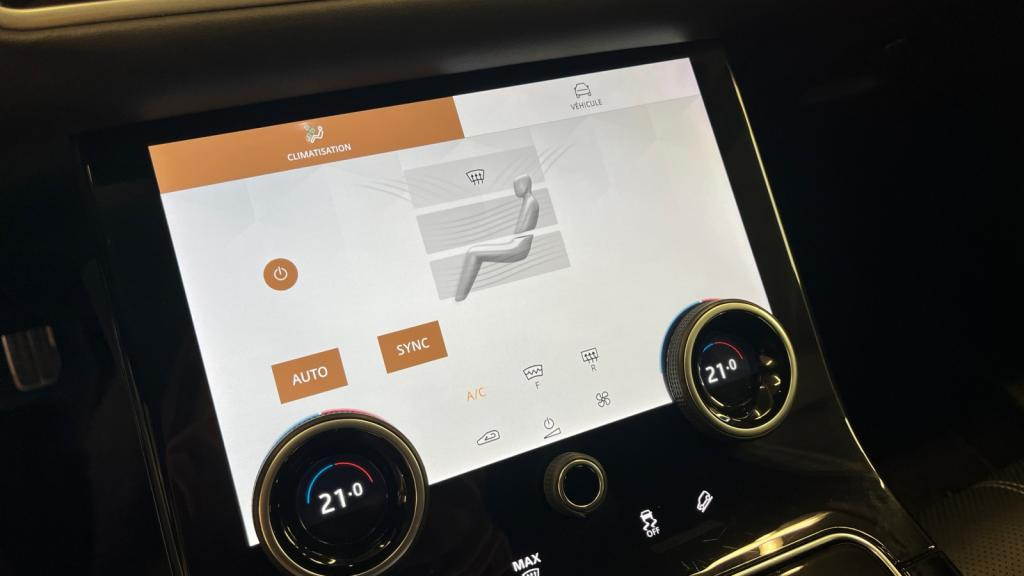 Nouvelle LAND ROVER RANGE ROVER VELAR 2.0 P400e - BVA  R-Dynamic SE PHASE 2