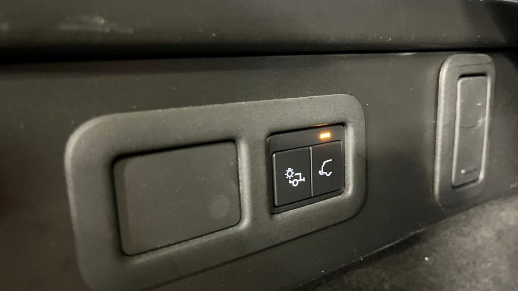 Nouvelle LAND ROVER RANGE ROVER VELAR 2.0 P400e - BVA  R-Dynamic SE PHASE 2